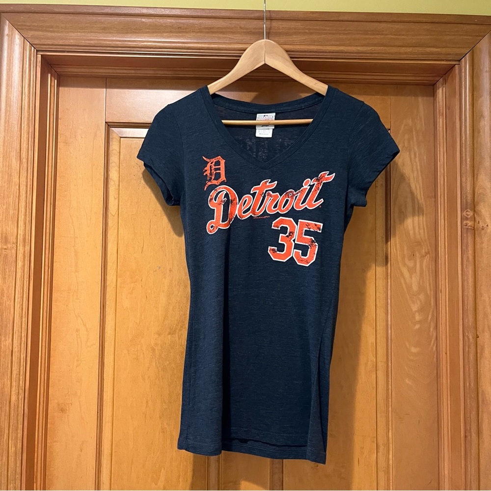 Genuine Merchandise by Campus Lifestyle Women’s Detroit Tiger T-shirt